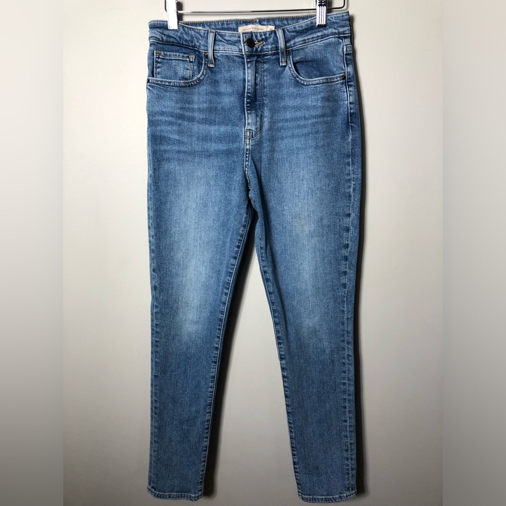 Levi’s 721 High Rise Skinny Jeans